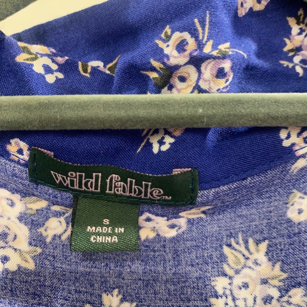 Wild Fable Blue Floral Crop Top